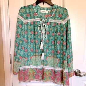La Bellum Hillary Scott Floral Tunic Top Size Medium